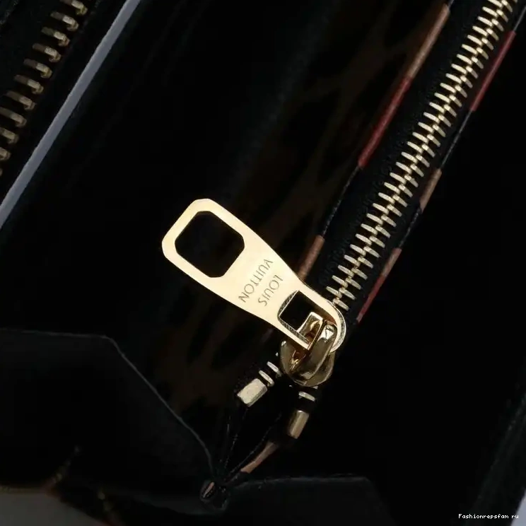 Fashionrepsfam ru 2109DJ0072 LV Bags 0802